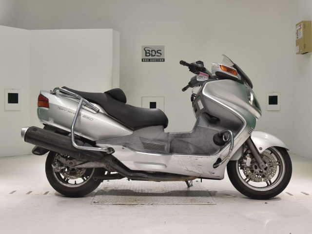 Suzuki SKYWAVE 650K 2005