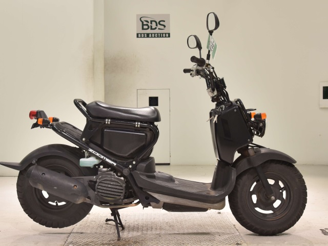 Honda ZOOMER 2011