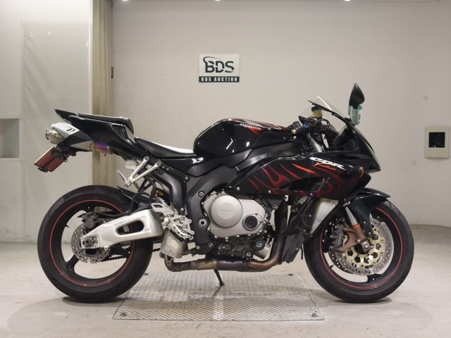 Honda CBR1000RR 2004