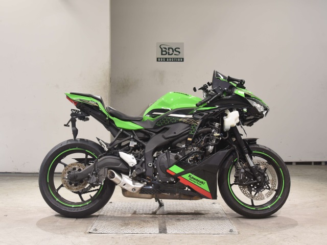 Kawasaki NINJA ZX-25R 2021