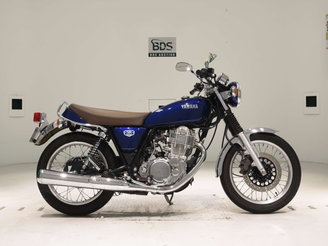 Yamaha SR400 2021