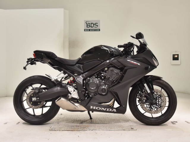 Honda CB650R 2023