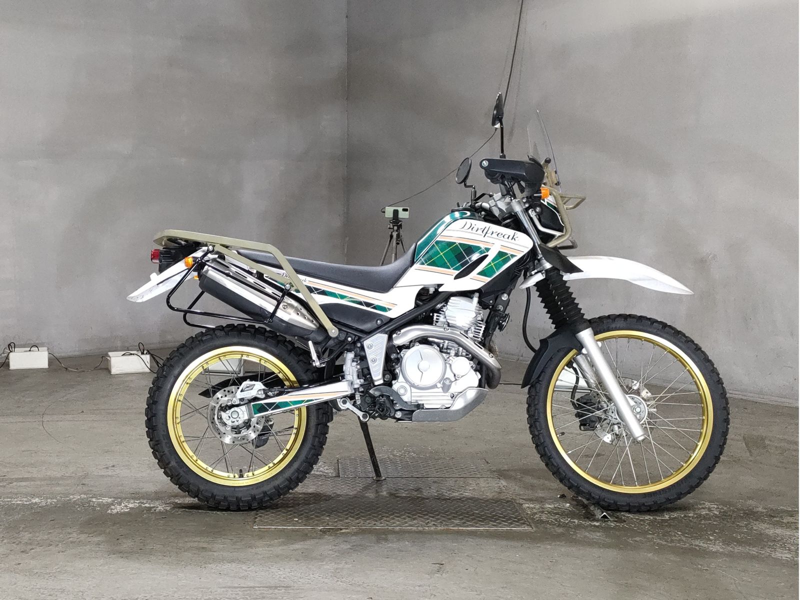 Yamaha SEROW XT250 2016