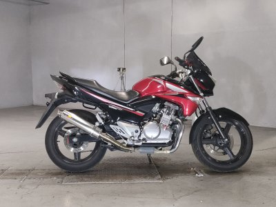 Suzuki GSR250