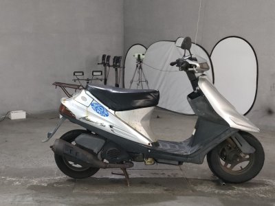 Suzuki ADDRESS V100
