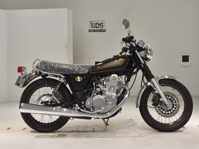 Yamaha SR400 2021