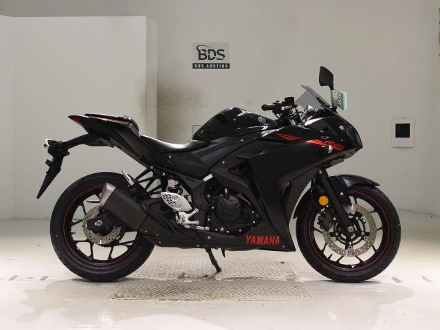 Yamaha YZF-R25 2015