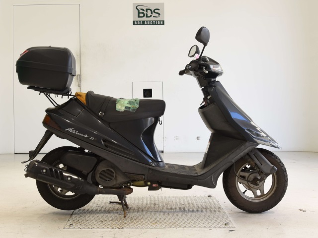 Suzuki ADDRESS V100