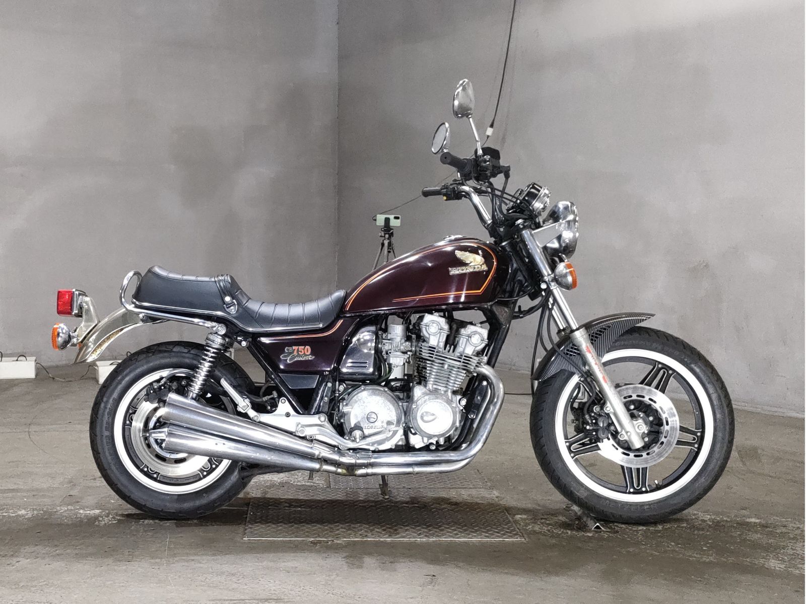 Honda CB750 CUSTOM 1982