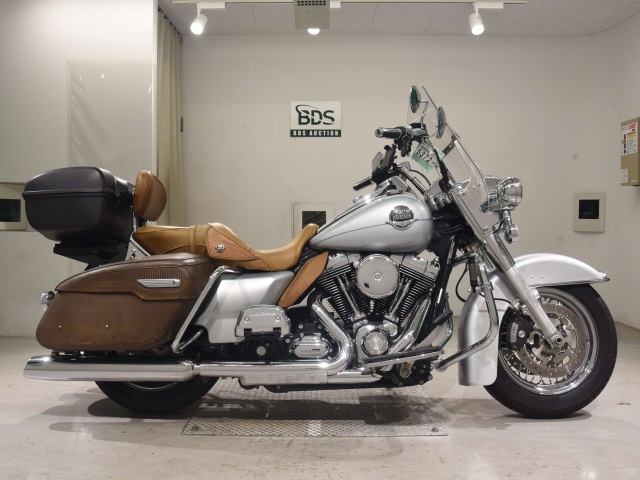 HD ROAD KING FLHRC1580 2010