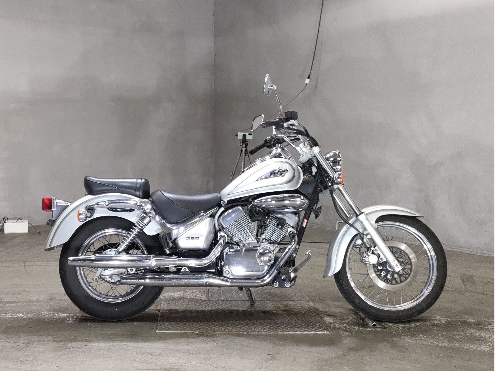 Suzuki INTRUDER 250LC 2001
