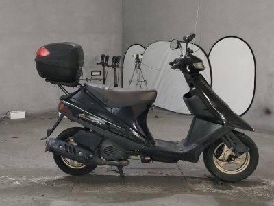 Suzuki ADDRESS V100