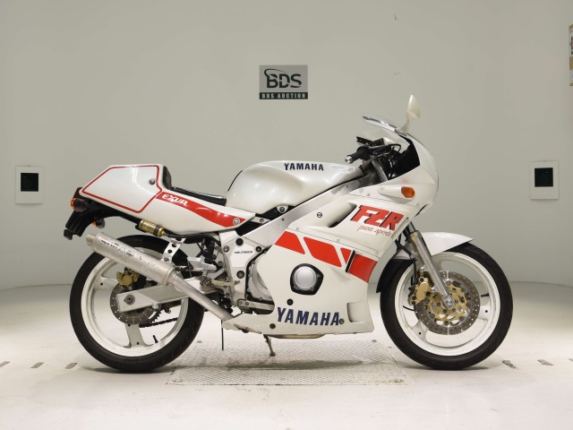 Yamaha FZR400RR 1987
