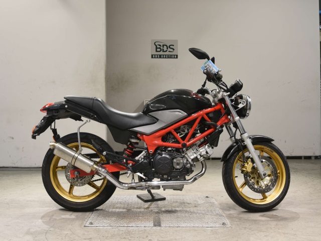 Honda VTR250 2011