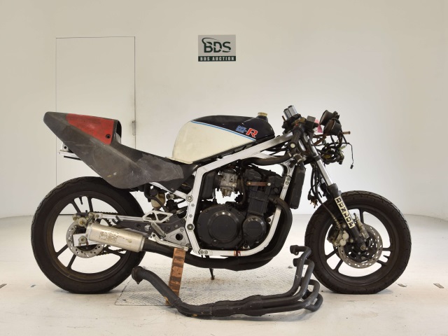 Suzuki GSX-R400