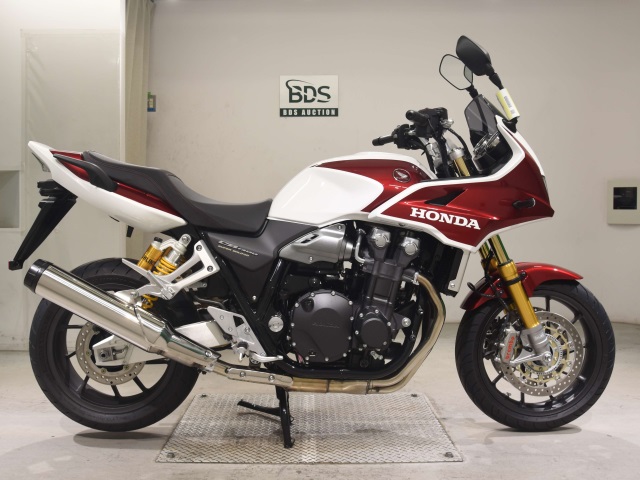 Honda CB1300SF 2025