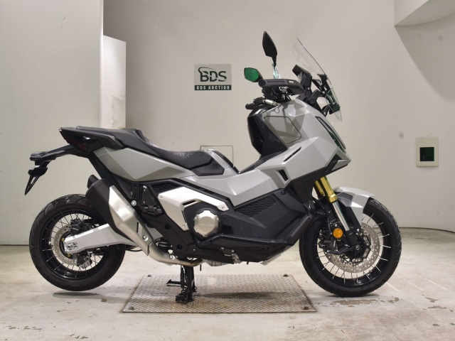 Honda X-ADV750 2025