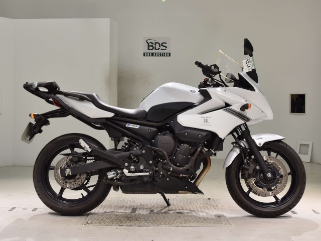 Yamaha XJ6 DIVERSIONA 2011