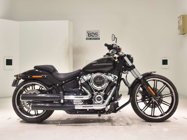 HD BREAKOUT FXBR1750 2018
