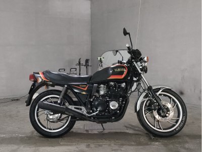 Yamaha XJ550