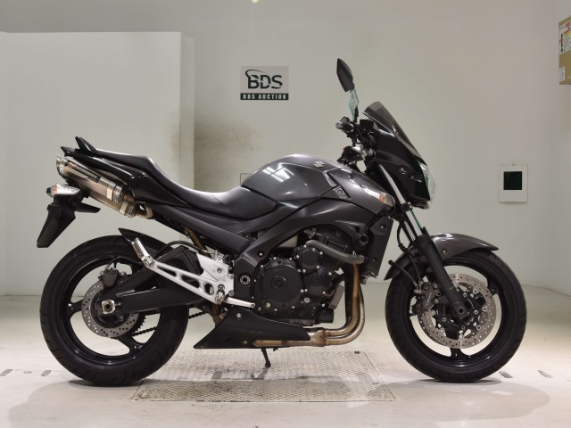 Suzuki GSR400 2011