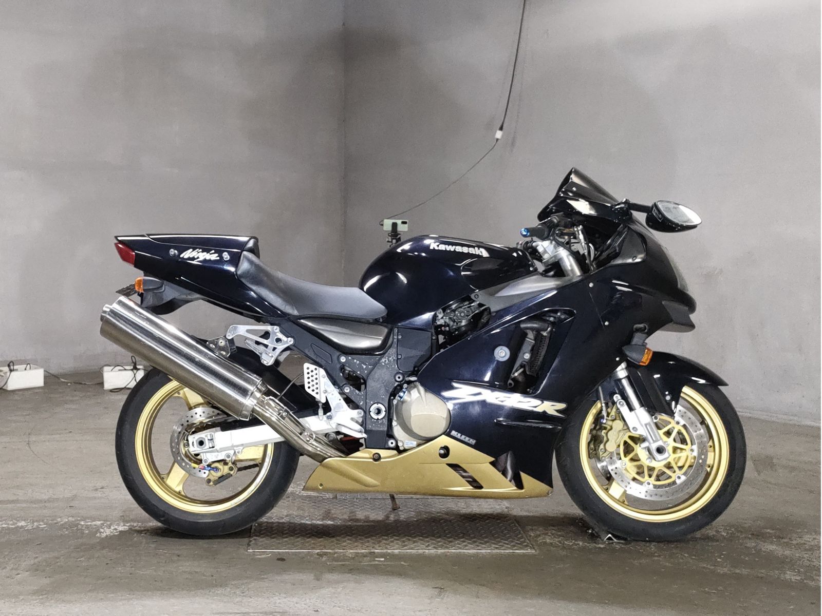 Kawasaki NINJA ZX-12R 2002