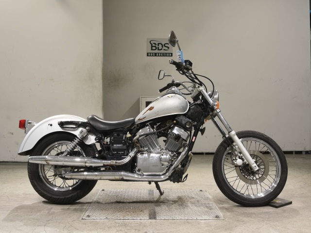 Suzuki INTRUDER 250LC 2000