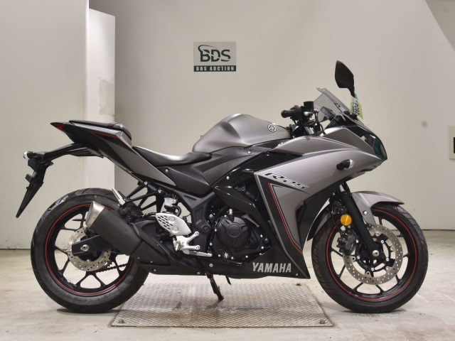 Yamaha YZF-R25 2016