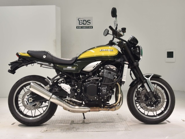 Kawasaki Z900RS 2024