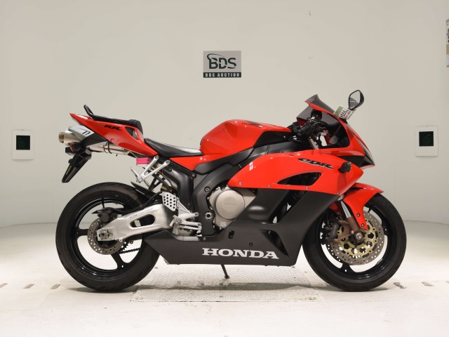 Honda CBR1000RR 2004