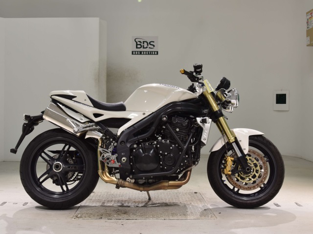 Triumph SPEED TRIPLE 2006
