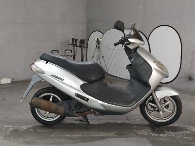 Suzuki ADDRESS V100