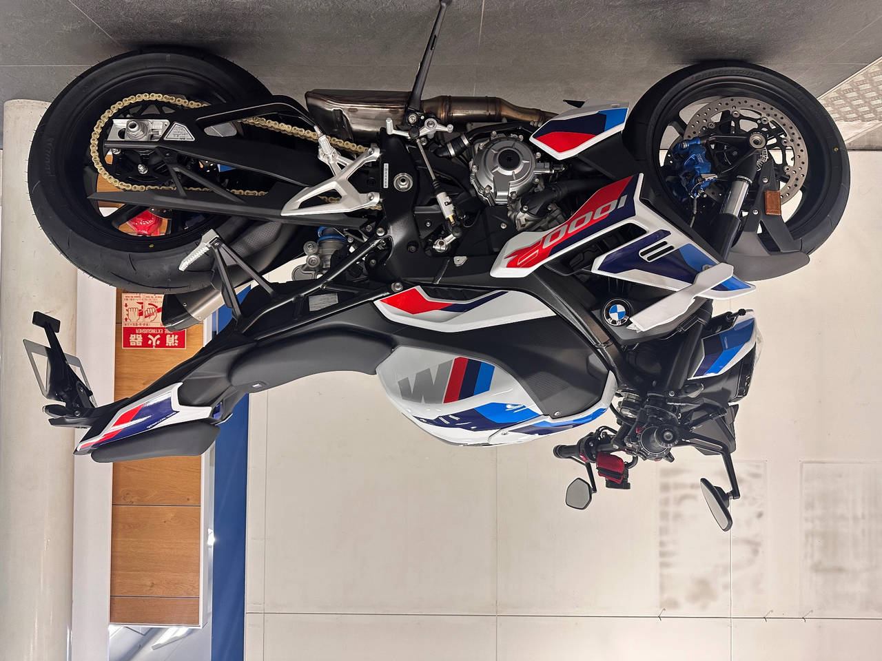 BMW M1000R 2024