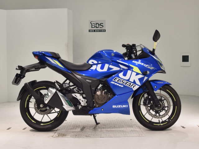Suzuki GIXXER250SF