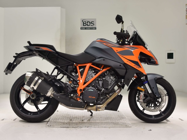 KTM 1290 SUPERDUKE GT 2024