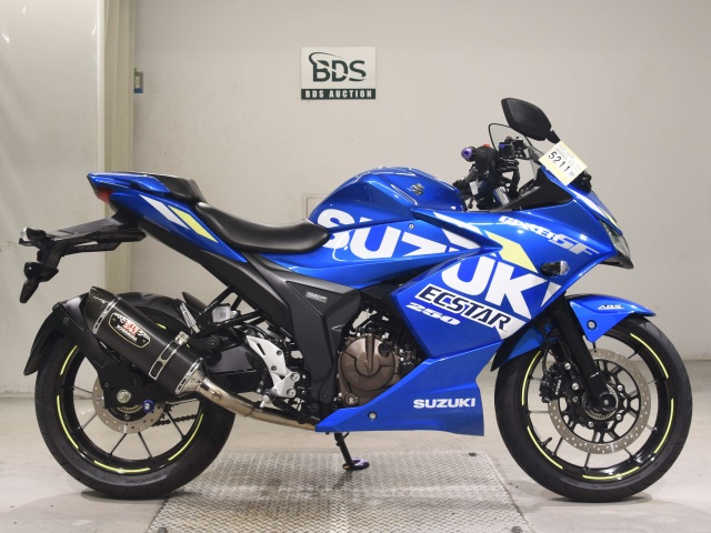 Suzuki GIXXER250SF