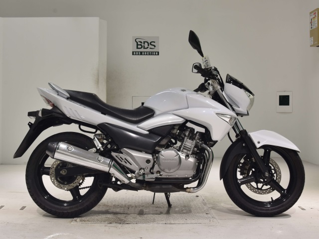 Suzuki GSR250