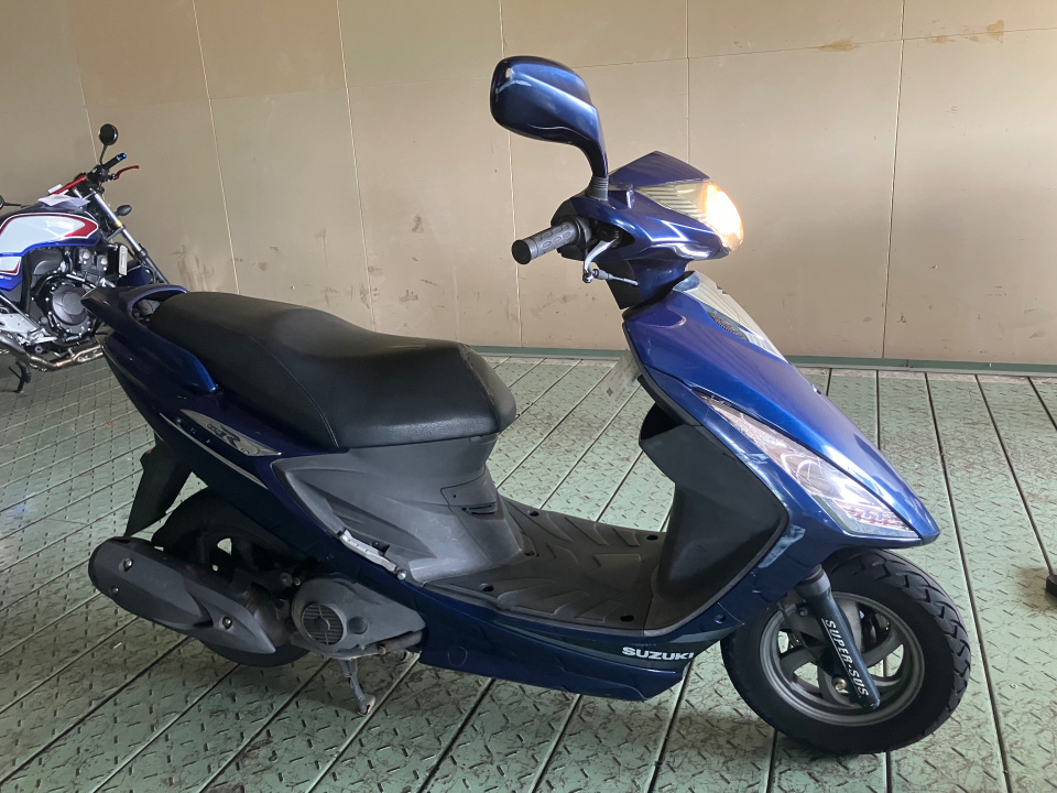 Suzuki GSR125 2007