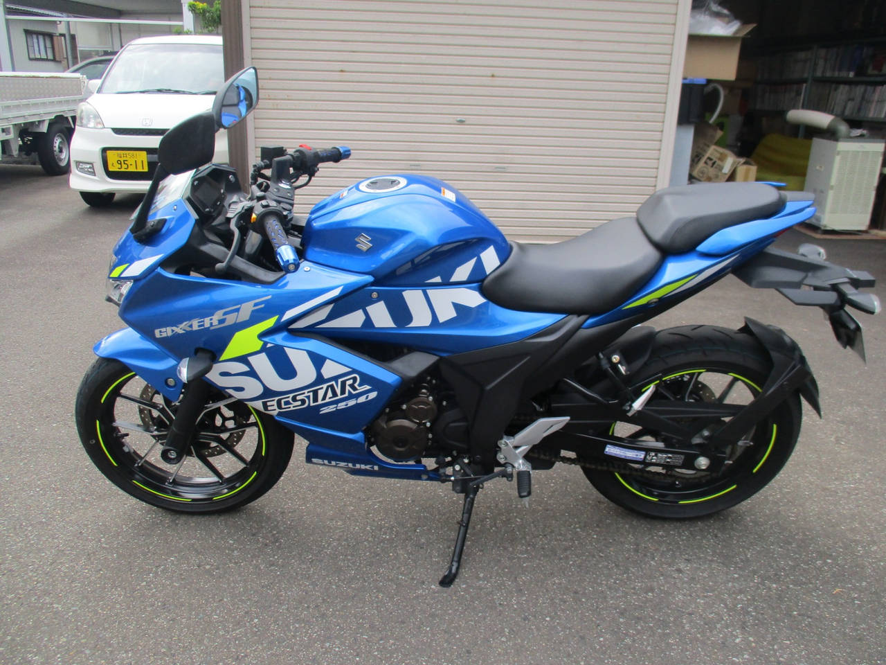 Suzuki GIXXER250SF