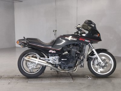 Kawasaki GPZ750R 1986