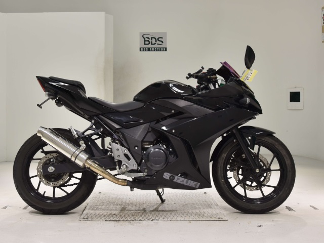Suzuki GSX250RA