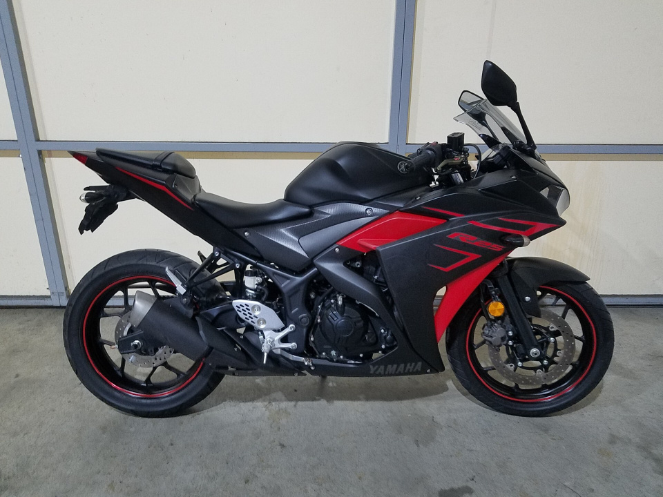 Yamaha YZF-R25 2018