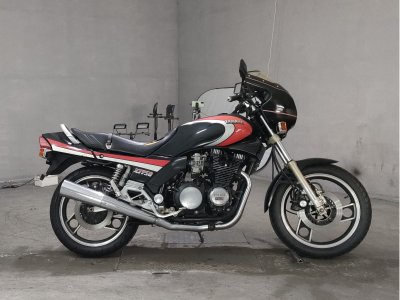 Yamaha XJ750E 1983
