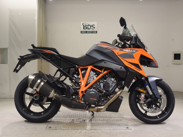 KTM 1290 SUPERDUKE GT 2024