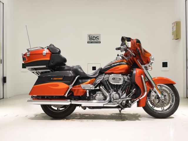 HD FLHTCUSE1800 CVO 2012
