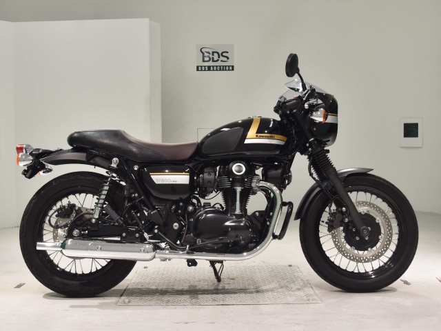 Kawasaki W800-CAFE 2022