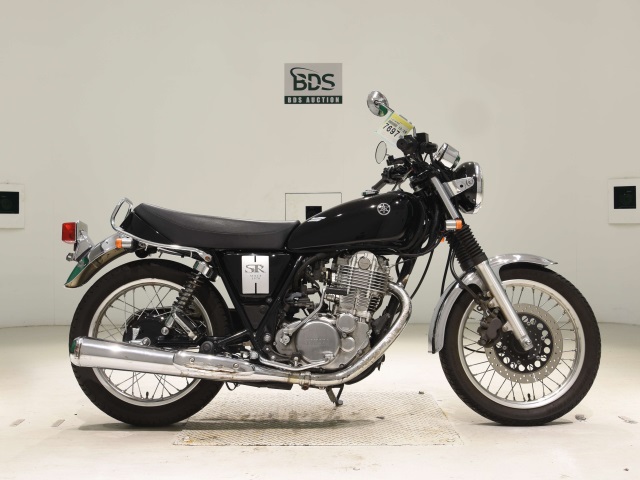 Yamaha SR400 2020