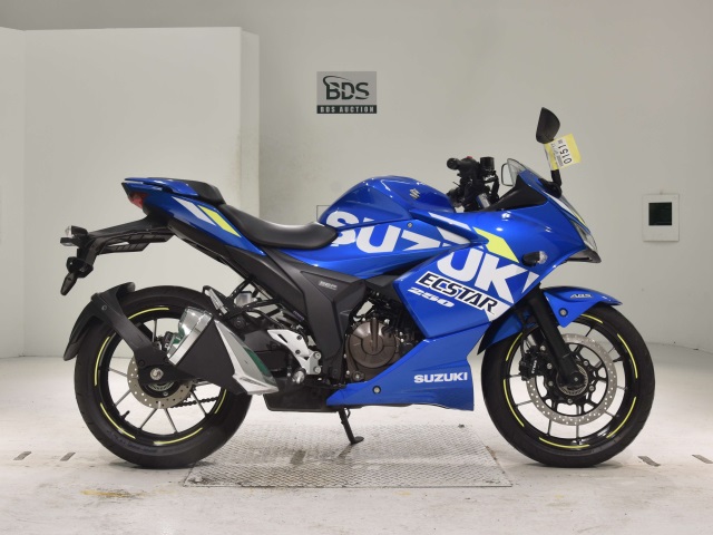 Suzuki GIXXER250SF