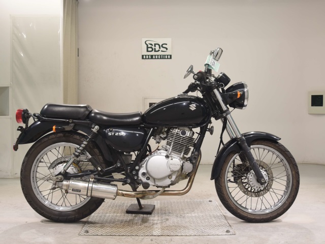 Suzuki ST250