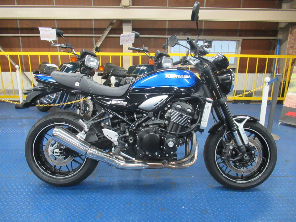 Kawasaki Z900RS 2023